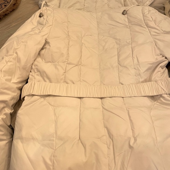 SOLD🛍️🛍️🛍️down jacket - Picture 6 of 9